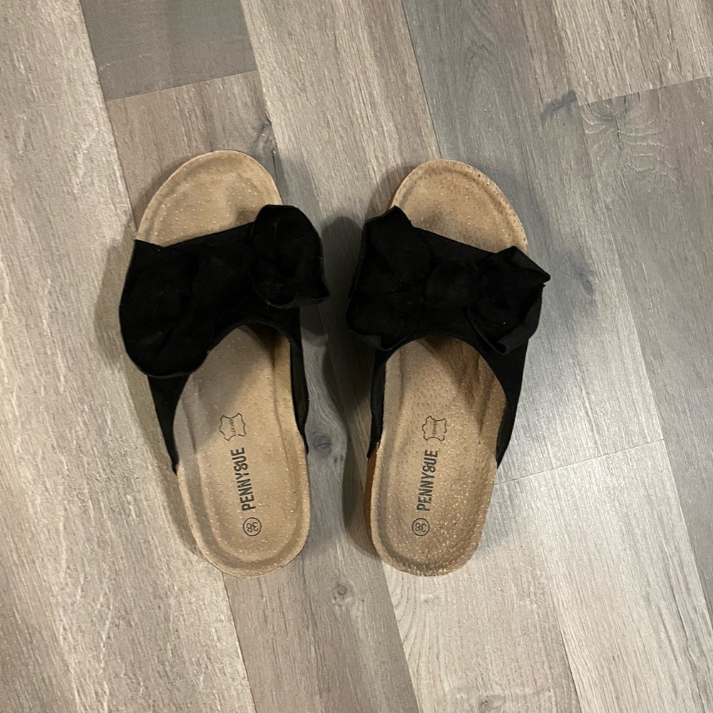 Penny Sue Bow Slides
